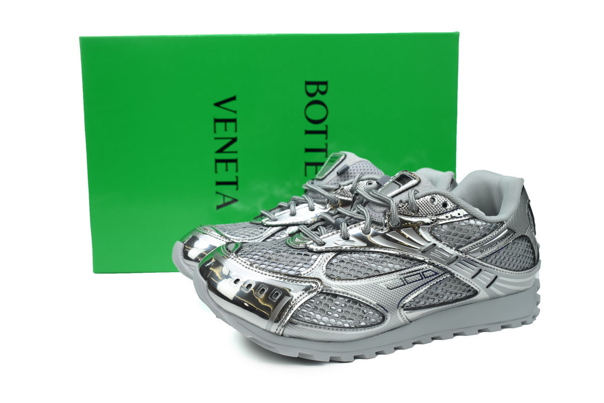 https://images.mrshopplus.com/495014464869398/DTB_proProduct/2025-11-06/bottega_veneta_orbit_silvery_755915v4v511414_1D2B729C5831F.jpg