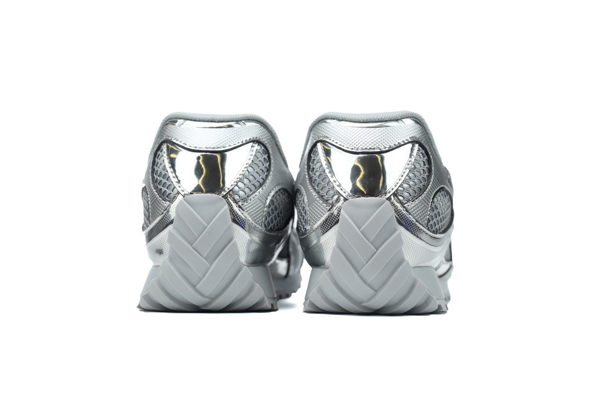 https://images.mrshopplus.com/495014464869398/DTB_proProduct/2025-11-06/bottega_veneta_orbit_silvery_755915v4v511414_1D2B729C9E315.jpg